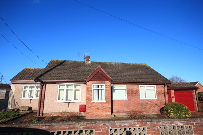2 Bedroom Detached Bungalow For Sale In Sedgemoor Road, Bridgwater, TA6