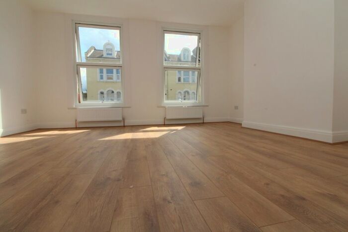 Studio To Rent In Lee High Road, Lewisham, SE13