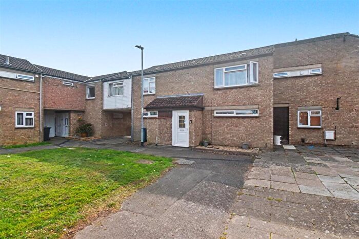 4 Bedroom Link Detached House For Sale In Rathlin Close, Corby, NN17