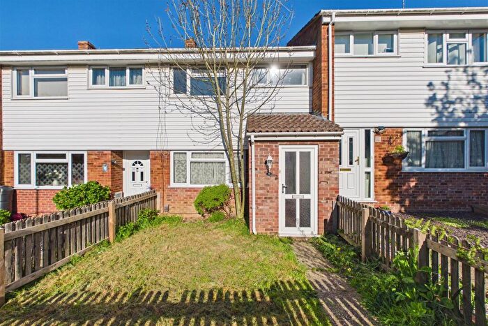 3 Bedroom Terraced House For Sale In Lyn Court, Basingstoke, RG21