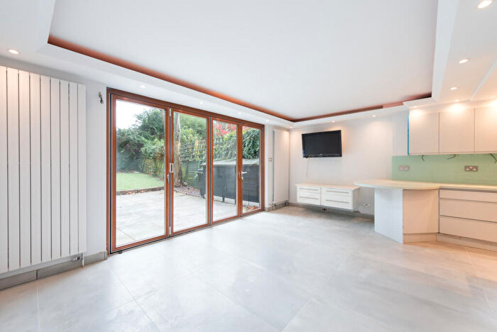 4 Bedroom Terraced House To Rent In Hornby Close, London, NW3