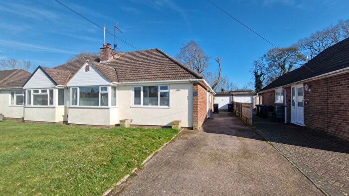 3 Bedroom Chalet For Sale In Potters Lane, Burgess Hill, RH15