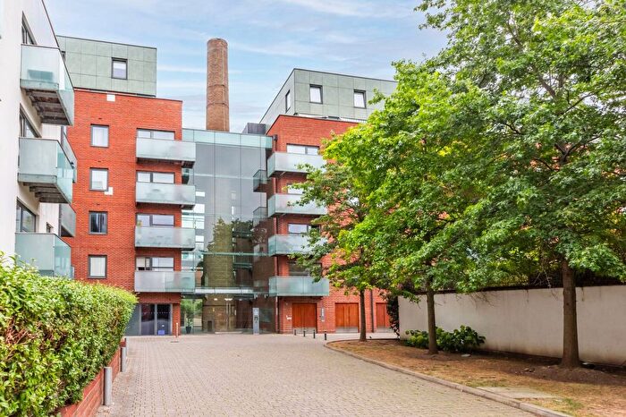 2 Bedroom Flat To Rent In Tiltman Place, Finsbury Park, London, N7