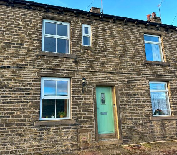 3 Bedroom Terraced House To Rent In Thorney Lane, Midgley, Ux, HX2