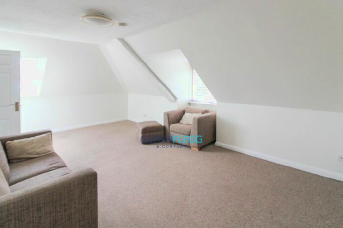 2 Bedroom Flat To Rent In High Street, Colnbrook, Slough, SL3