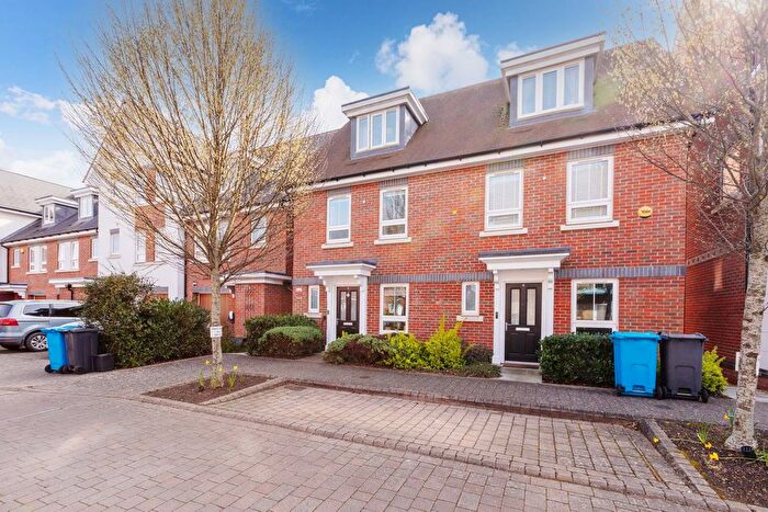 3 Bedroom Semi Detached House For Sale In Raven Drive, Maidenhead, SL6