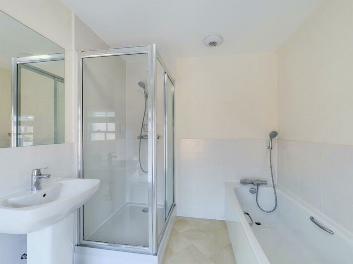 1 Bedroom Flat To Rent In New Street, Basingstoke, RG21