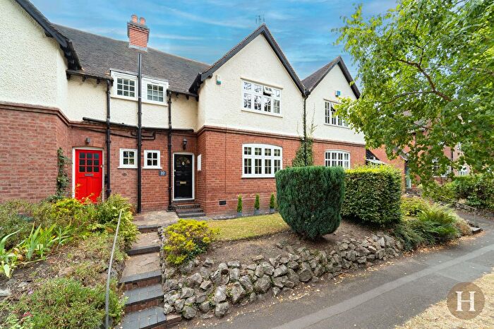 3 Bedroom Terraced House For Sale In Park Edge, Birmingham, B17
