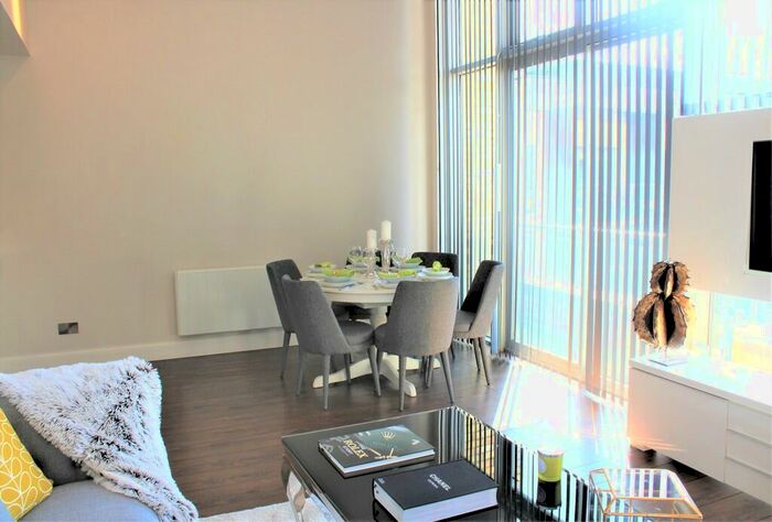 2 Bedroom Apartment To Rent In Lawrence House, City Road, Clerkenwell, London, EC1V