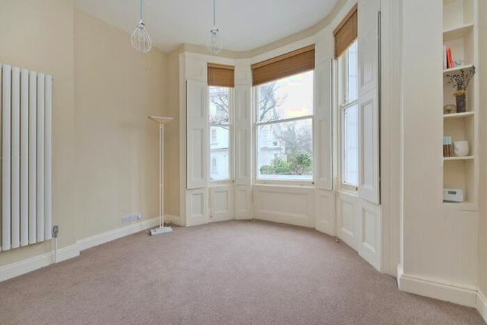 1 Bedroom Flat To Rent In Stratford Road, W8