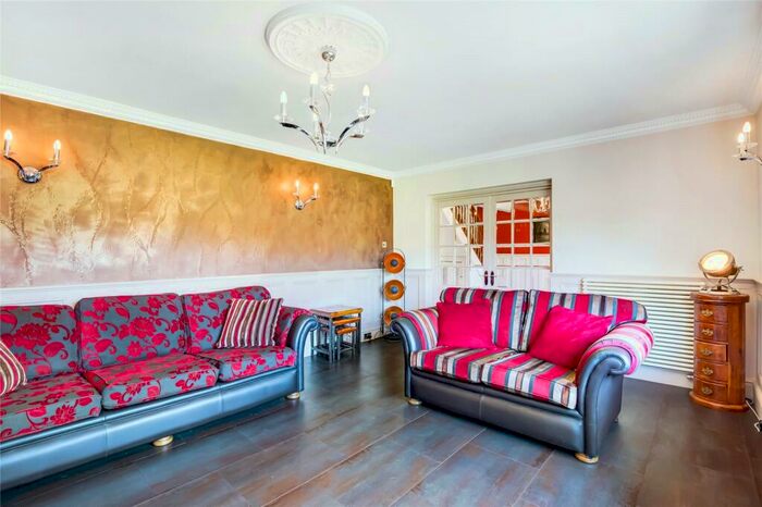 5 Bedroom Detached House For Sale In Moorland Crescent, Homestead Estate, Menston, Ilkley, LS29