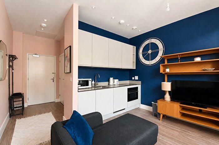 1 Bedroom Flat To Rent In Baldwin Street, Bristol, Somerset, BS1