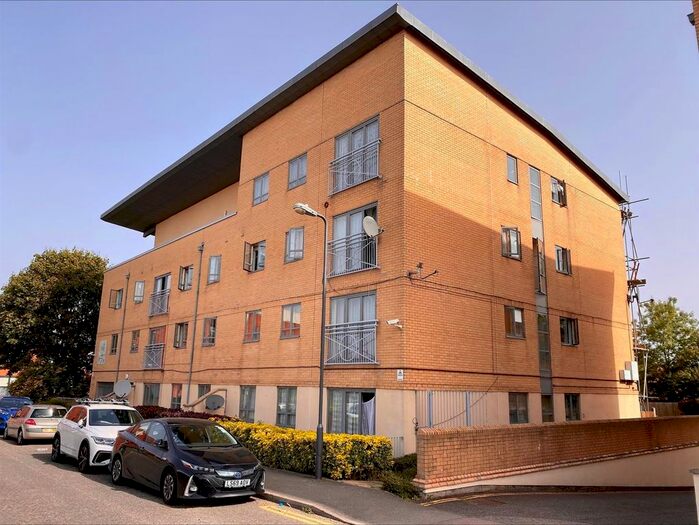 2 Bedroom Flat To Rent In Sovereign Place, Harrow-On-The-Hill, Harrow, HA1