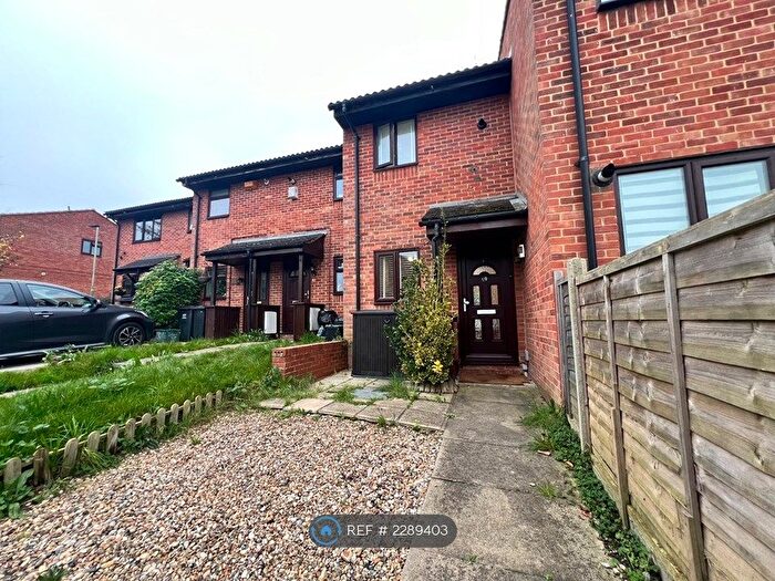 1 Bedroom Terraced House To Rent In Sandpiper Way, Orpington, BR5