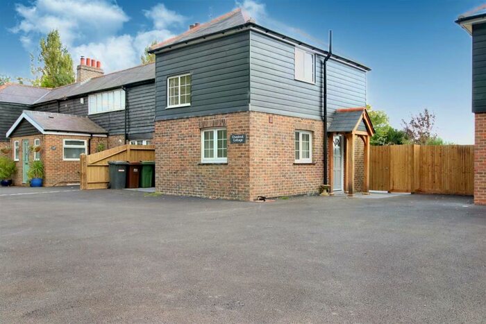 3 Bedroom Cottage To Rent In Magham Down, BN27