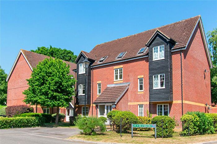 2 Bedroom Apartment For Sale In Gould Close, Newbury, Berkshire, RG14