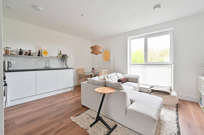 2 Bedroom Property For Sale In Valley Green, Hemel Hempstead, HP2