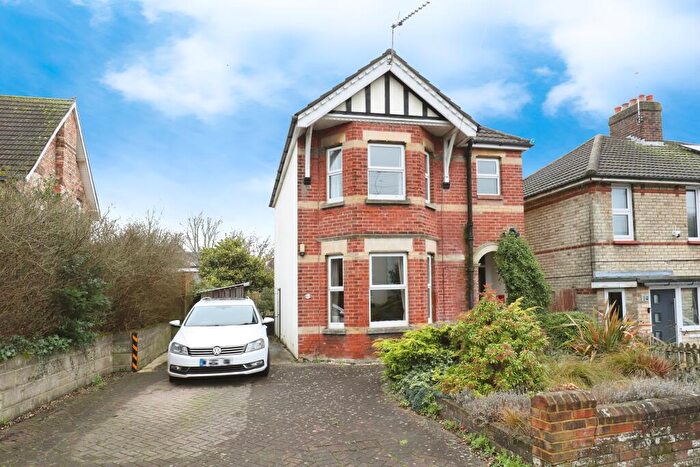 3 Bedroom Detached House For Sale In Bourne Valley Road, Branksome, Poole, BH12