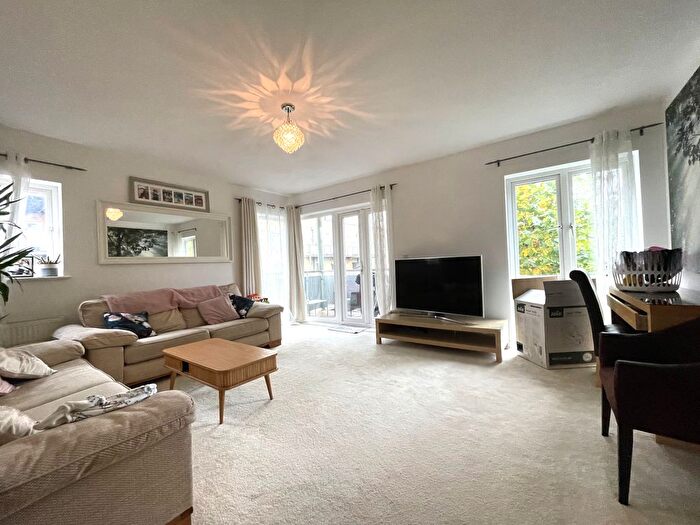 2 Bedroom Flat To Rent In Modena Mews, Watford, WD18