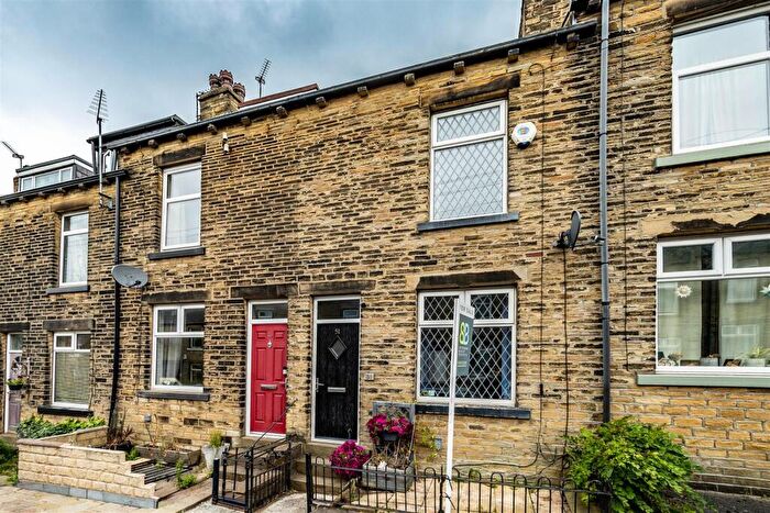 2 Bedroom Terraced House For Sale In Mount Avenue, Eccleshill, Bradford, BD2