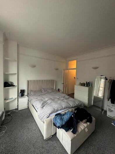 2 Bedroom Flat To Rent In Edgeley Rd, Clapham, SW4