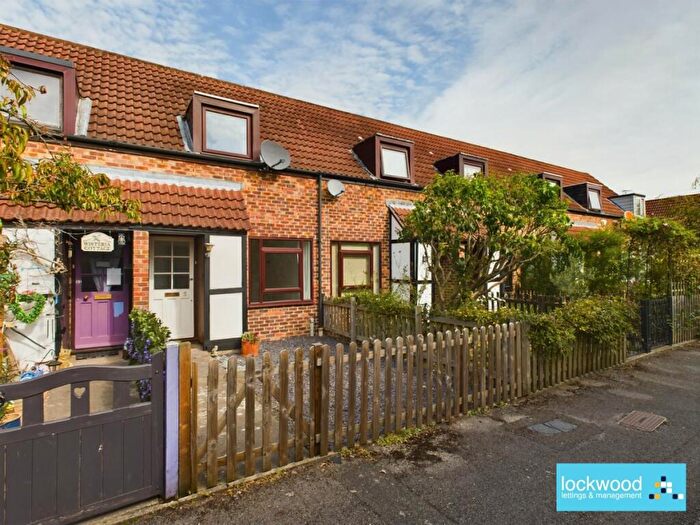 1 Bedroom Property To Rent In Tudor Walk, Weybridge, KT13