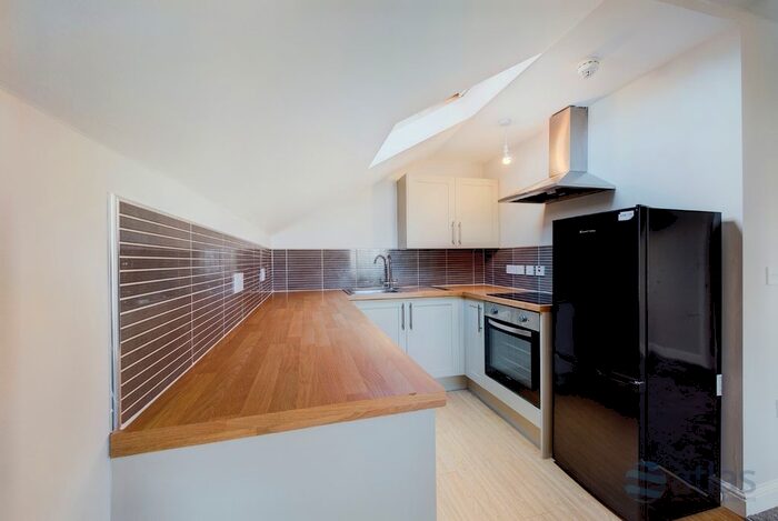 2 Bedroom Flat To Rent In Parkfield Road, Aigburth, L17
