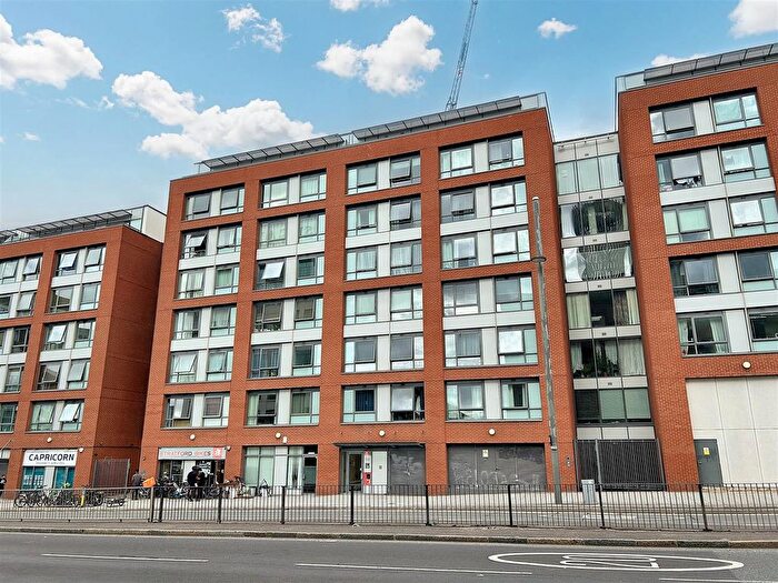 2 Bedroom Flat For Sale In High Street, London, E15