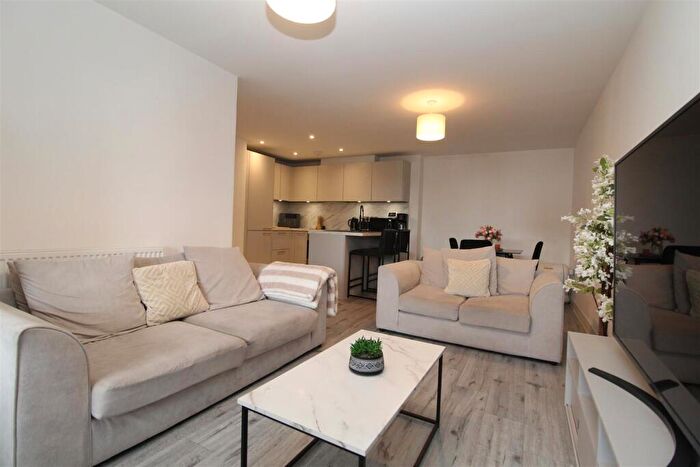 2 Bedroom Flat For Sale In Charles Court, Margate, CT9