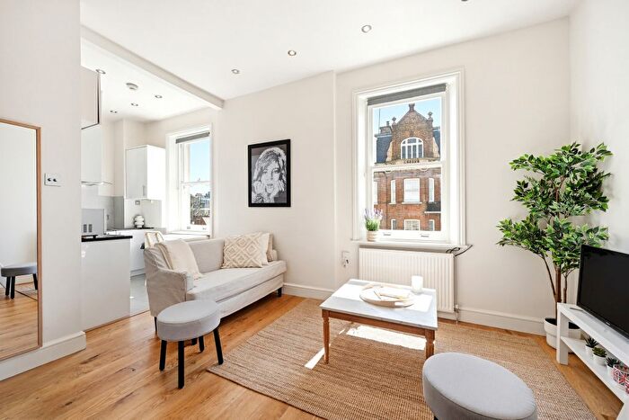 Studio For Sale In Earls Court Square, London, SW5