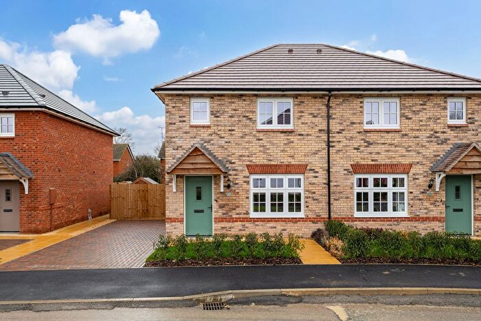 3 Bedroom Semi-Detached House For Sale In Sundon Road, Harlington, LU5