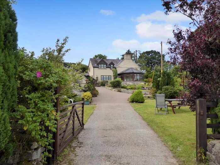 Houses for sale in Llanrug, LL55, Gwynedd