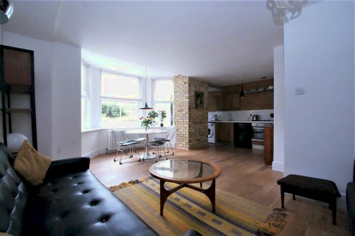 2 Bedroom Flat To Rent In Flat, - Julian Court, Edgar Road, Margate, CT9