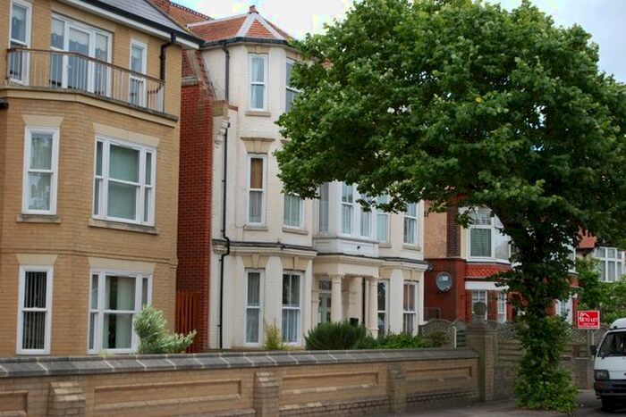 1 Bedroom Flat To Rent In Kirkley Cliff Road, Lowestoft, NR33