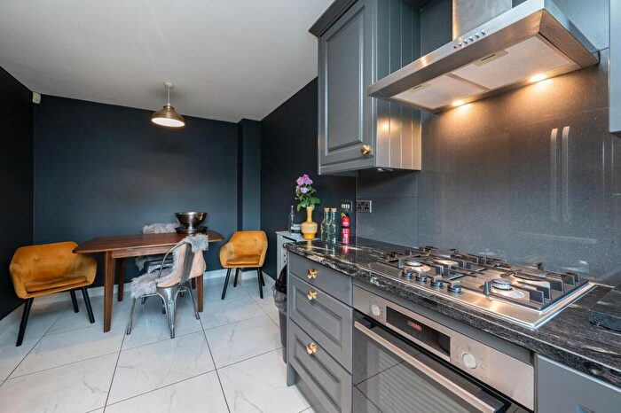 3 Bedroom Terraced House For Sale In Gordon Road, Haywards Heath, RH16