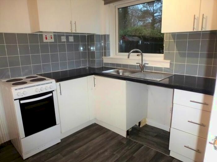 2 Bedroom Flat To Rent In Maxwood Place, Girdle Toll, Irvine, KA11