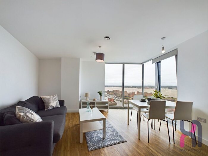 2 Bedroom Flat To Rent In Plaza Boulevard, Liverpool, L8