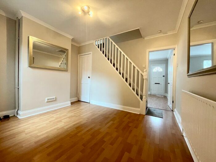 2 Bedroom House To Rent In Palace Road, Bromley, BR1