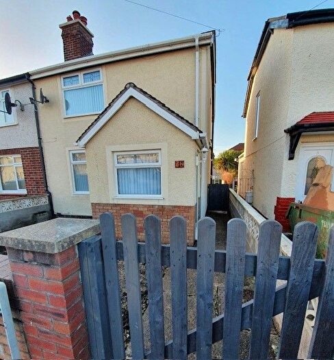 2 Bedroom Property To Rent In Penrhos Avenue, Cyffordd Llandudno, LL31