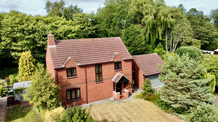 3 Bedroom Detached House For Sale In Pear Tree Park, Howden, DN14