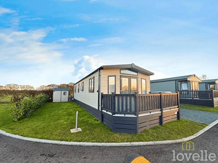 2 Bedroom Park Home For Sale In Eagle Road, Newark, NG23