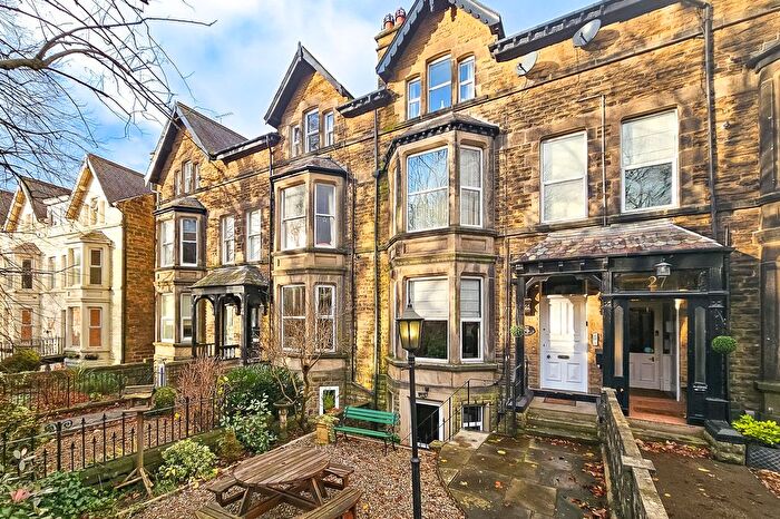 2 Bedroom Flat For Sale In Garden Flat, Kings Road, Harrogate, HG1