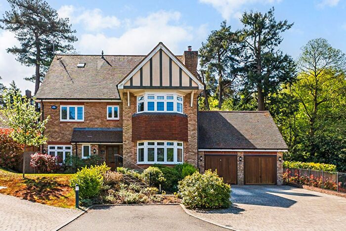 5 Bedroom Detached House For Sale In Gorsedene Close, Crowborough, TN6