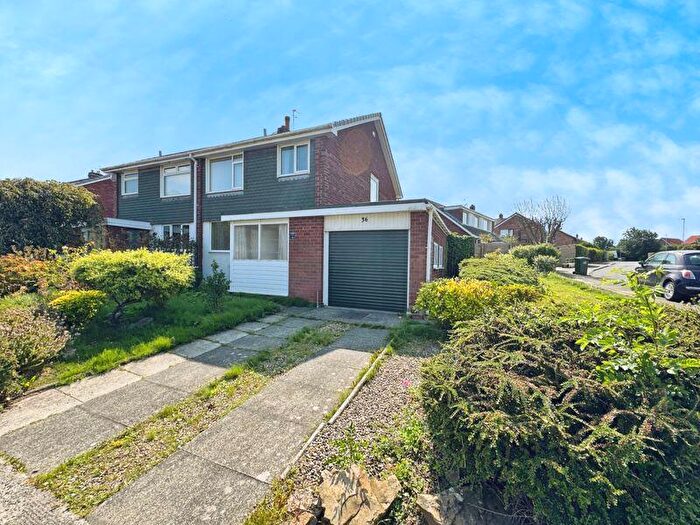 3 Bedroom Semi-Detached House For Sale In Western Way, Ryton, NE40