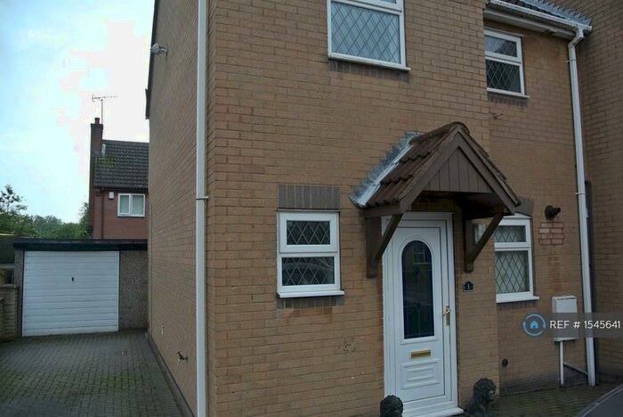 3 Bedroom Semi-Detached House To Rent In Park View Way, Mansfield, NG18