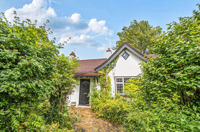 5 Bedroom Detached House To Rent In Woodcote Lane, Purley, CR8