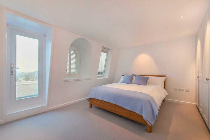 1 Bedroom Apartment To Rent In Redcliffe Square, Chelsea, SW10