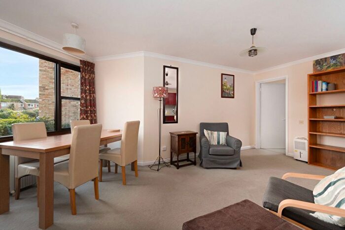 2 Bedroom Flat For Sale In Manhattan Drive, Cambridge, CB4