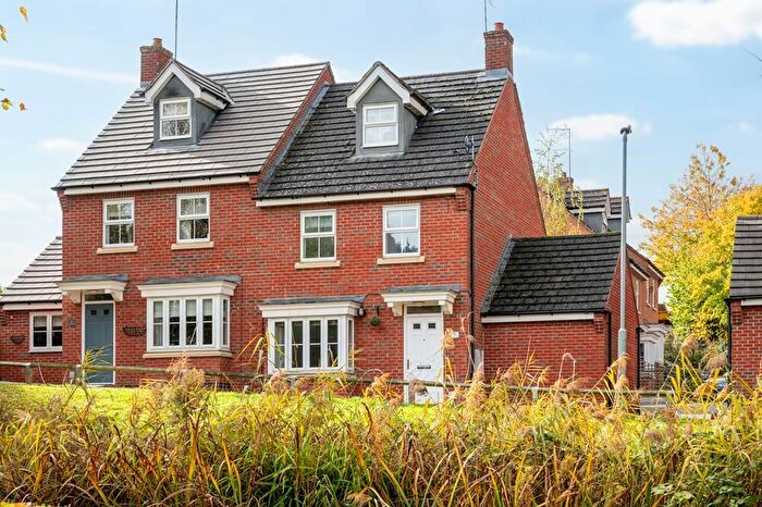 3 Bedroom Town House For Sale In Blackwell Close, Highham Ferrers, NN10