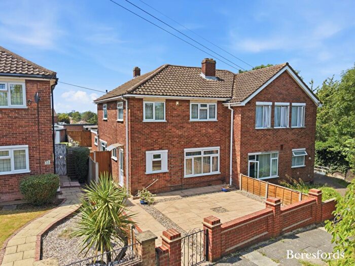 3 Bedroom Semi-Detached House For Sale In Pettits Close, Romford, RM1